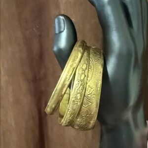 Vintage Brass Tone Floral Bangles(3)